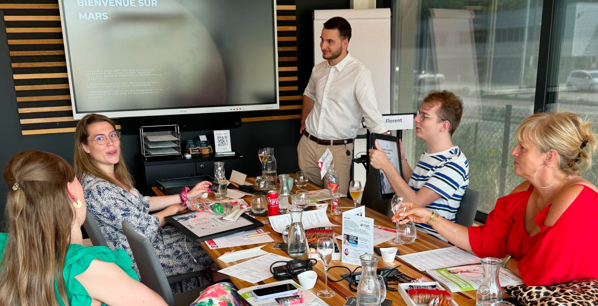 R&eacute;union E-net avec des collaborateurs, &eacute;l&egrave;ves, enseignants ou agents