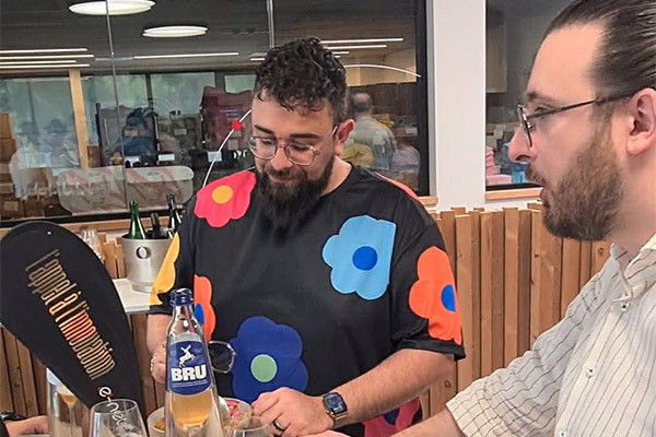 Participants échangeant sur la transformation des métiers lors d'une table de l'innovation à Floreffe