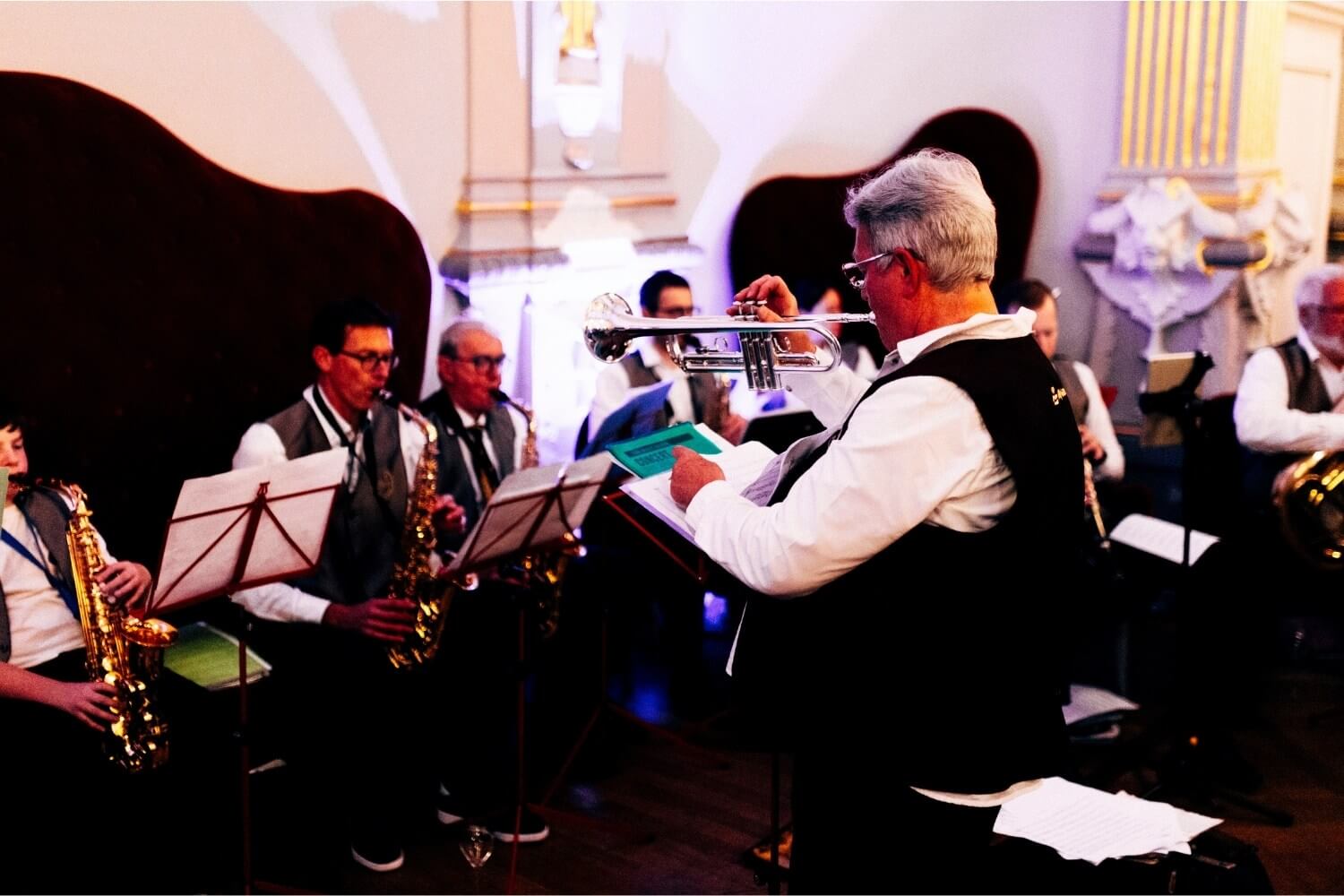 Musiciens accompagnent le moment de networking en musique.